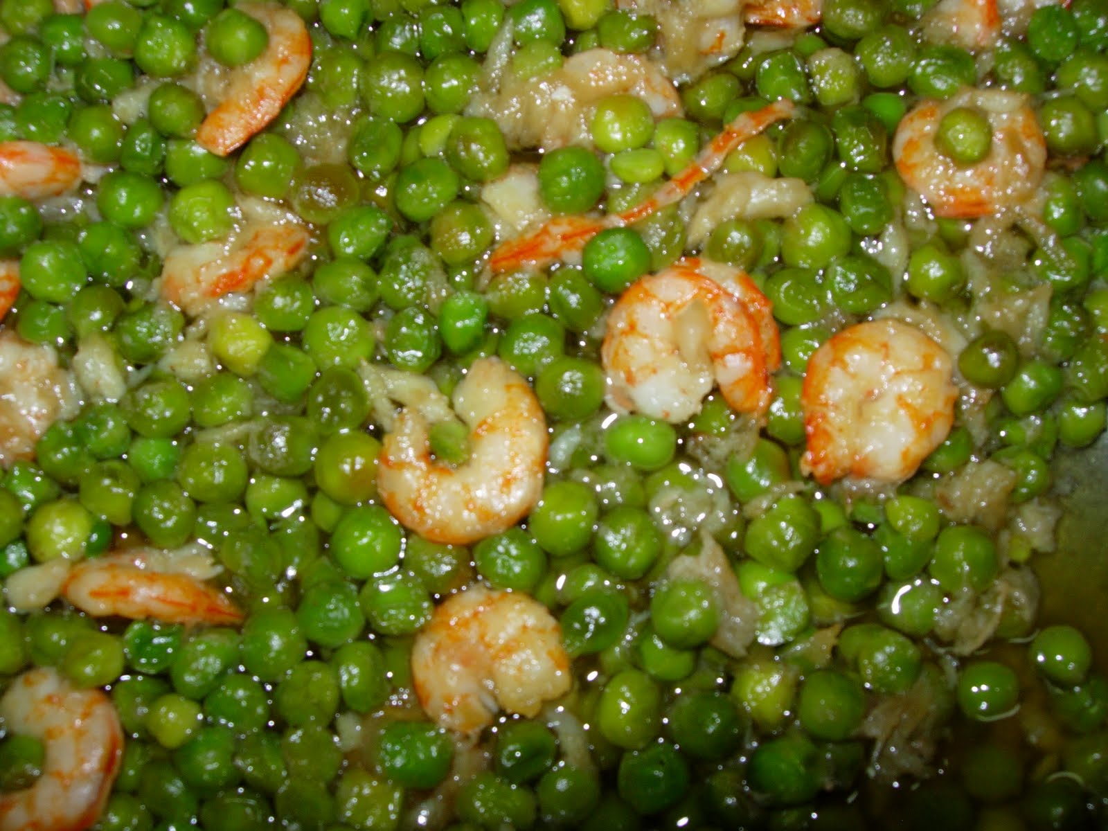 GUISANTES CON GAMBAS guisantes con gambas: