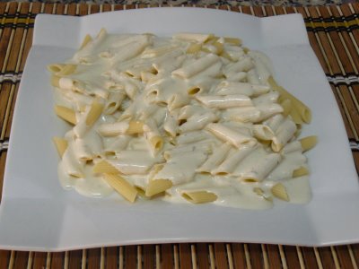 Macarrones con salsa de queso