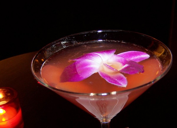 Receta de Navidad: Cocktail Martini con Pétalos de Rosa