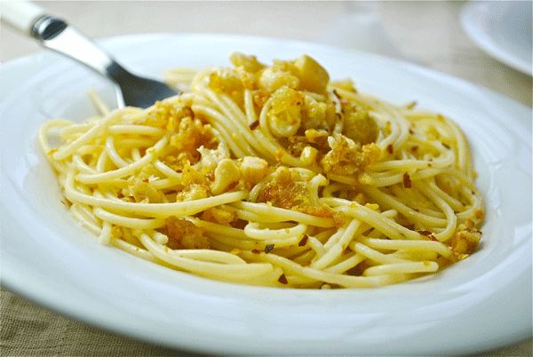 Espaguetis con frutos secos
